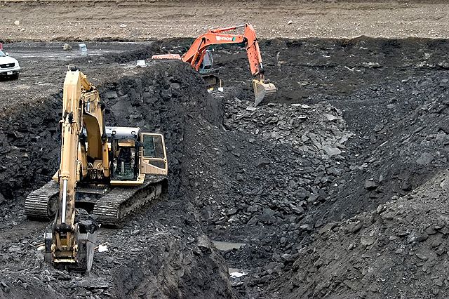 Image:Ammolite mining.jpg