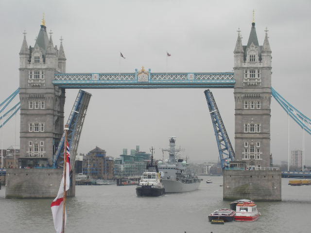 Image:TowerBridgeopen.jpg
