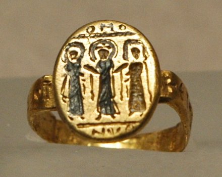 Image:Wedding ring Louvre AC924.jpg