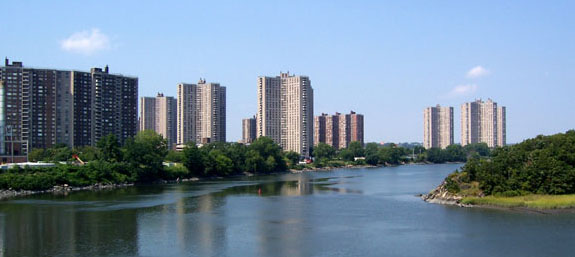 Image:Co-op City Hutch River.jpg