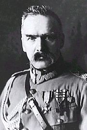 Polish commander: J&oacute;zef Piłsudski.