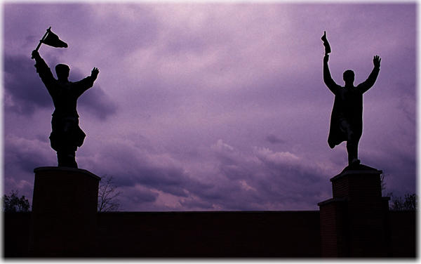 Image:Budapest Statue park.jpg