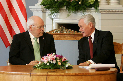 Image:Lithuanian President Valdas Adamkus and Vice President Dick Cheney in Vilnius, Lithuania.jpg