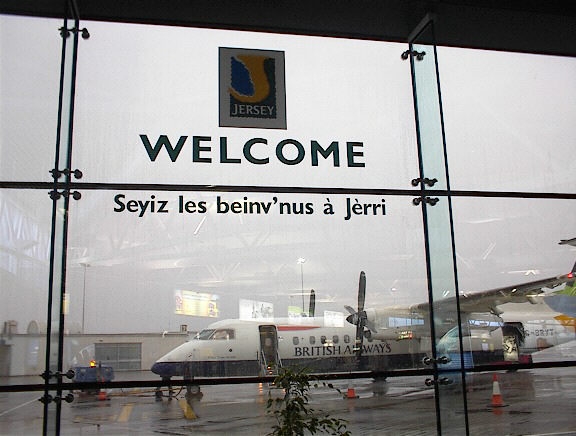 Image:Jersey Airport signage in Jèrriais.jpg
