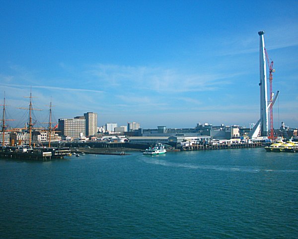 Image:Portsmouth Harbour - The Hard and Harbour Station 02-04-04.jpg