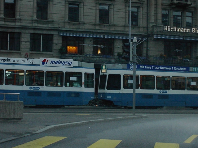 Image:Trams in Zurich.jpg