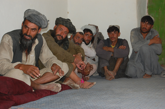 Image:Afghan men of the Alizay Kulay village in Kandahar Province.jpg