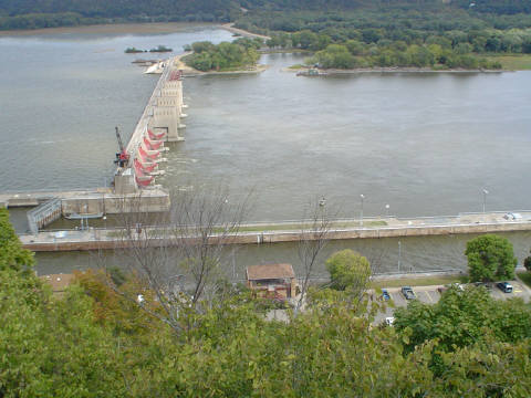 Image:LockNDamatDubuque092003.JPG