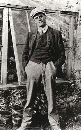 Image:JamesJoyce1904.jpg