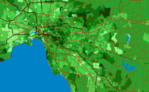 Darker green areas indicate areas of higher household incomes. Suburbs immediately east of the centre tend to be more affluent